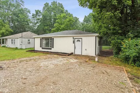 3221 E Hemphill, Burton, MI 48529 photo 3