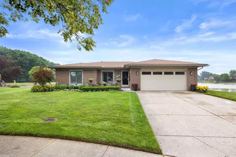 14291 Lakeshore Dr, Sterling Heights, MI 48313