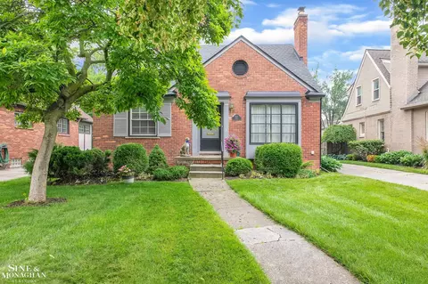 821 Lincoln, Grosse Pointe, MI 48230