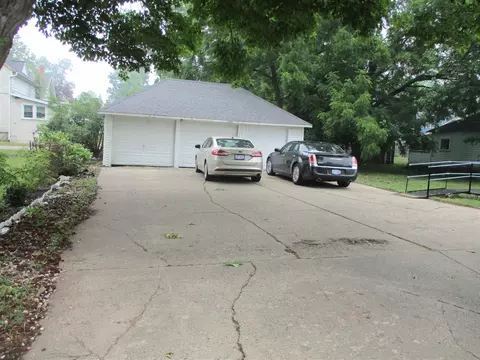 307 Exchange St, Owosso, MI 48867 photo 3