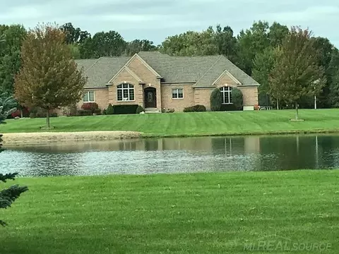 5906 Mckinley, East China, MI 48054