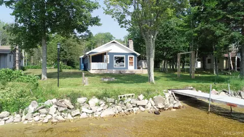 869 E Gulliver Lake Rd # n, Gulliver, MI 49840