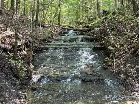 00000 Cemetery, Munising, MI 49862