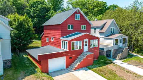 307 W Calverley Ave, Houghton, MI 49931