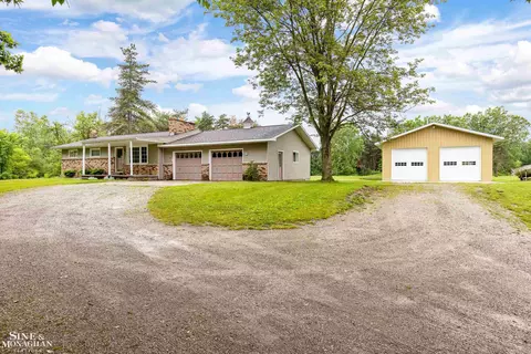 1492 Mayer, Columbus, MI 48063