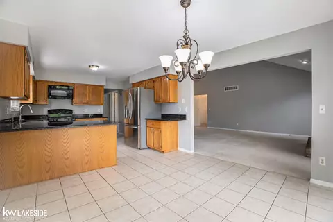 53743 Springhill Meadows Dr, Macomb, MI 48042 photo 9