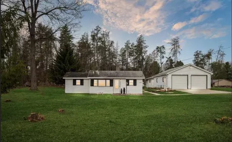 10201 Suzanne, Harrison, MI 48625 photo 1