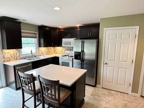 800 Huron St, Tecumseh, MI 49286 photo 4