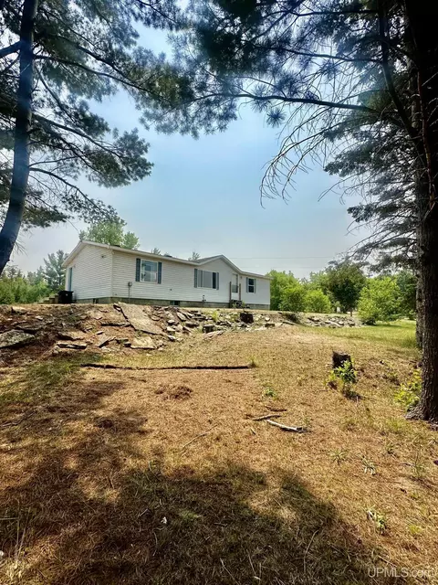 3465 County 426 24th Rd, Cornell, MI 49818
