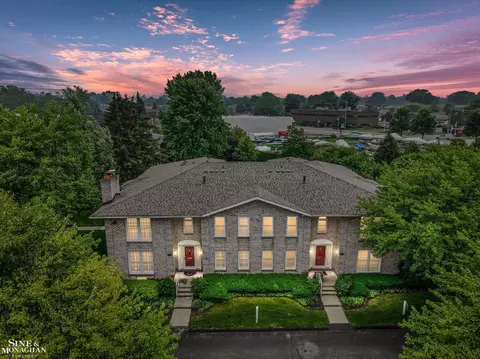 122 Windwood Pointe, Saint Clair Shores, MI 48080