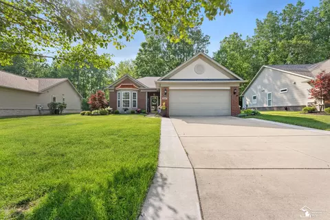 26494 Higgins Way, Brownstown, MI 48134