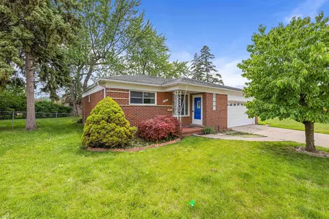 11438 Edgeton, Warren, MI 48093 photo 2