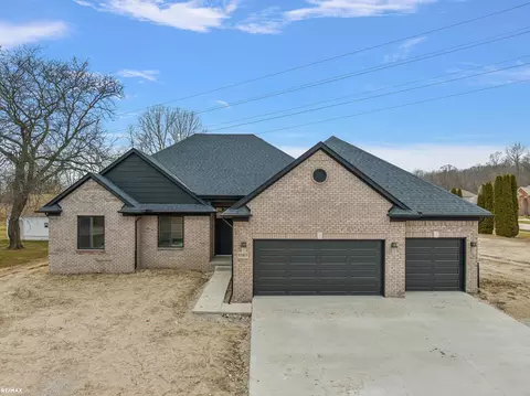51871 Card, Macomb Twp, MI 48042