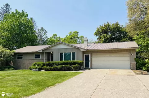 7450 Grandwood Dr, Swartz Creek, MI 48473