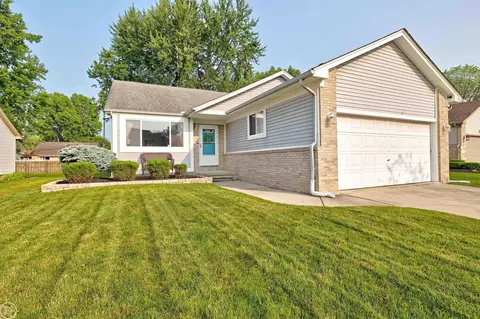 34250 Crosley St, Clinton Township, MI 48035