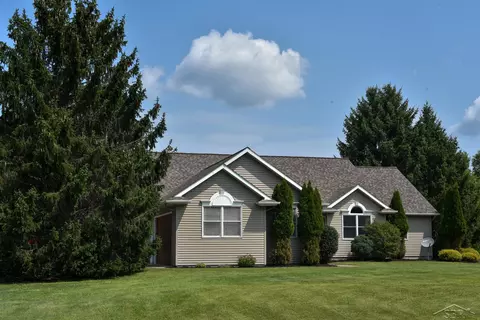 2021 E Stewart, Midland, MI 48640