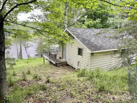 10245 H 5 Riverside, Cornell, MI 49818