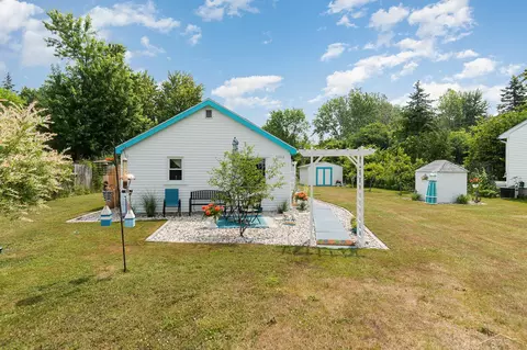 5362 N Ctr, Saginaw, MI 48604