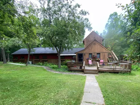 3671 13th, Escanaba, MI 49829
