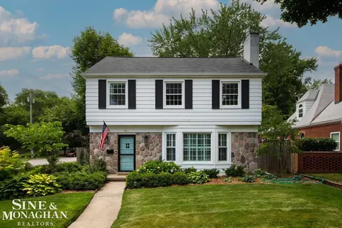 151 Ridgemont Rd, Grosse Pointe Farms, MI 48236