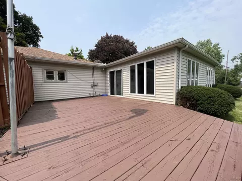 773 Harkness, Adrian, MI 49221 photo 2