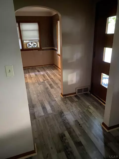 773 Harkness, Adrian, MI 49221 photo 5
