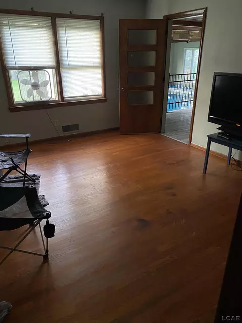 773 Harkness, Adrian, MI 49221 photo 11