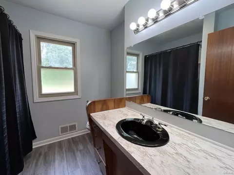 773 Harkness, Adrian, MI 49221 photo 17