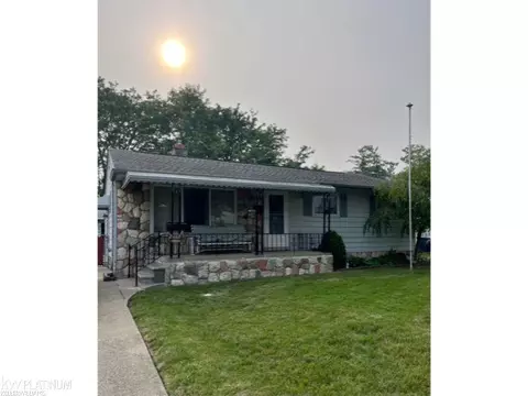 24889 Hayes Ave, Eastpointe, MI 48021