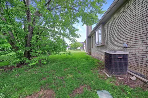 48813 Jefferson, Macomb, MI 48044 photo 5