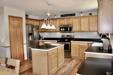 1081 Cumberland, Temperance, MI 48182 photo 10