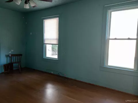 905 W Superior, Munising, MI 49862 photo 5