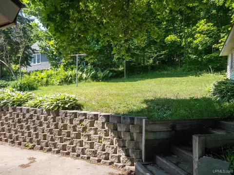 905 W Superior, Munising, MI 49862 photo 15
