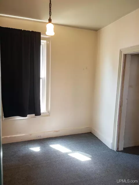 905 W Superior, Munising, MI 49862 photo 9