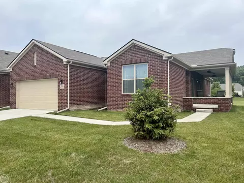 23345 Foxboro, Macomb, MI 48042