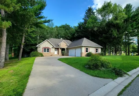 732 Blossomwood, Clare, MI 48617