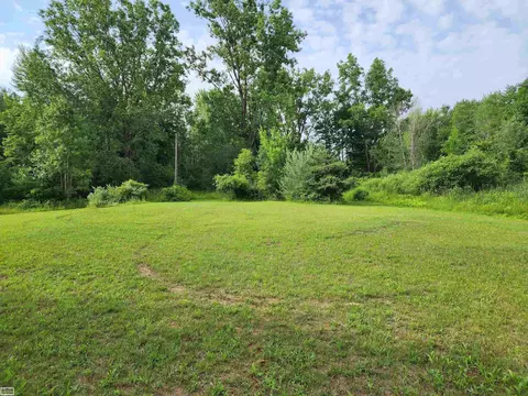 3734 Breen Rd, Emmett, MI 48022
