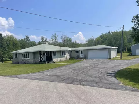 466 N Hubble, Manistique, MI 49854