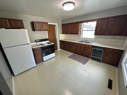 255 E Maple, Montrose, MI 48457 photo 9