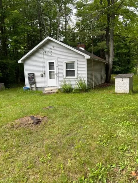 77 Walnut St, Gladwin, MI 48624