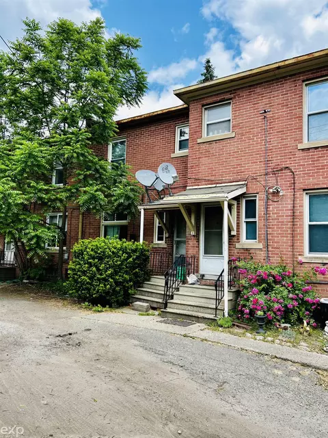 290 Liberty St UNIT 3, Pontiac, MI 48341
