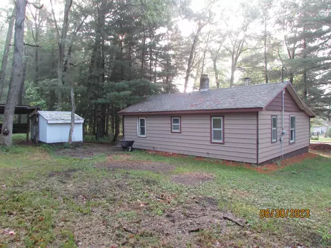 2619 Ridge, Harrison, MI 48625 photo 3