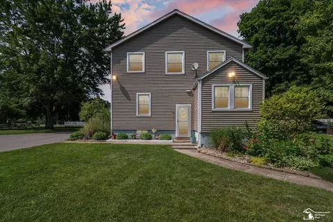 221 E Temperance Rd, Temperance, MI 48182 photo 4
