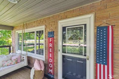 221 E Temperance Rd, Temperance, MI 48182 photo 6