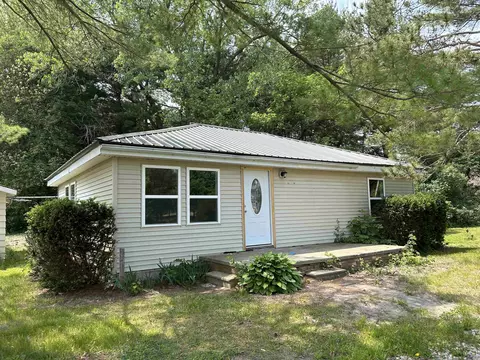 699 N Nine Mile, Sanford, MI 48657