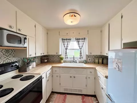 1941 Marlette, Marlette, MI 48453 photo 2