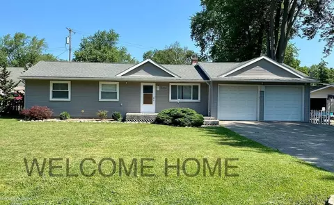 8283 Janis St, Shelby Township, MI 48317