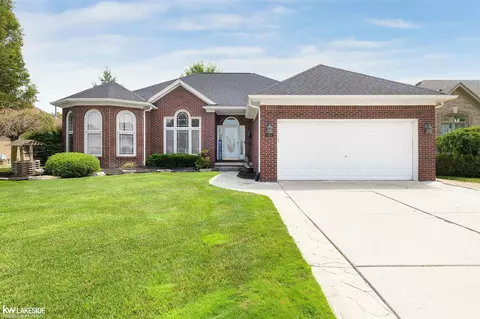 36606 Maple Leaf, New Baltimore, MI 48047