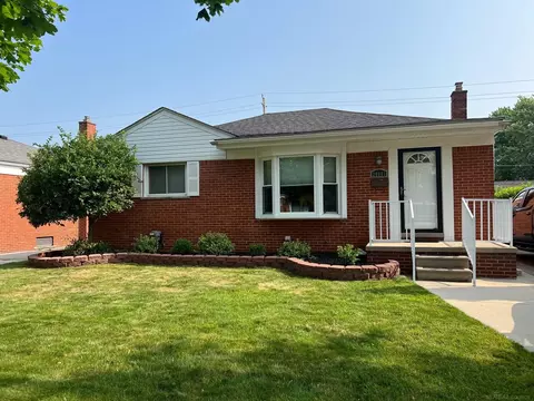 20001 Alger St, Saint Clair Shores, MI 48080
