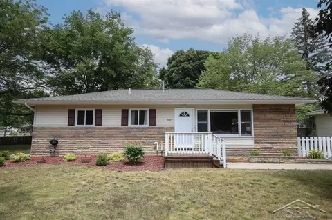 1907 Bauss St, Midland, MI 48642